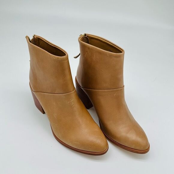 Nisolo Shoes - Nisolo Dari Boot - Almond
